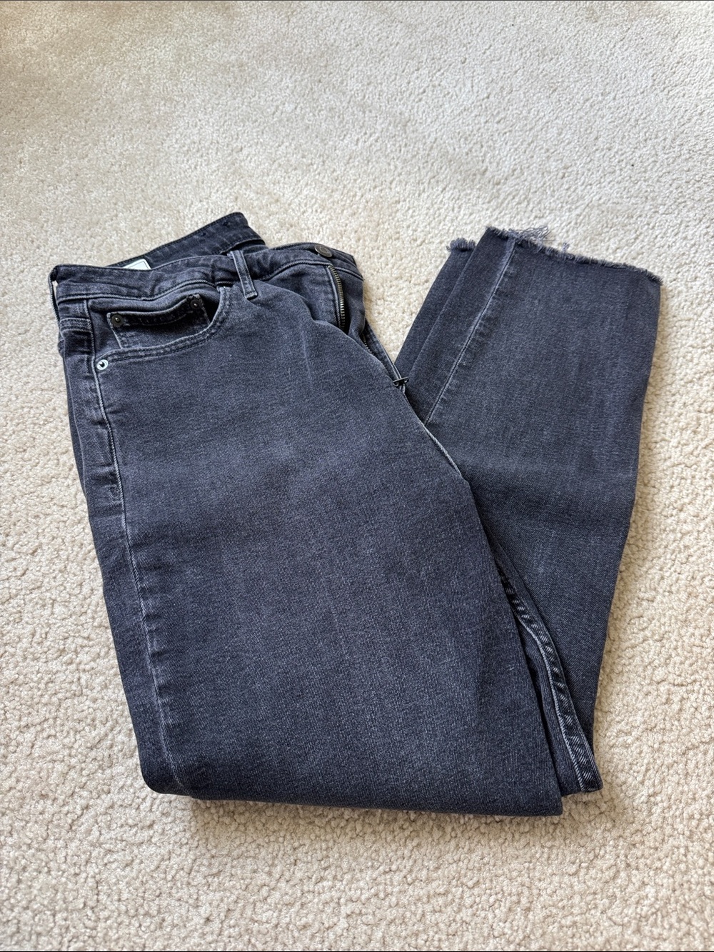 GAP Women's Washed Black Straight-Leg Jeans